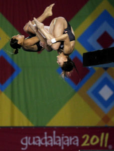 20VADO--------27 de Octubre de 2011-------Deportes---------Imagen Digital---------Guadalajara Jal.Centro Acuatico final plataforma 10m  sincronizado Paola Espinoza y Tatiana Ortiz ...Foto de Ramón Romero.